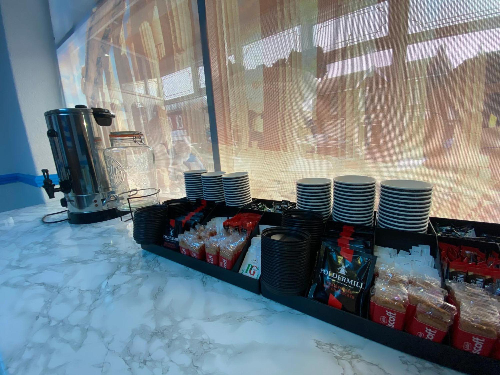 The New Athena Hotel Блекпул Екстериор снимка
